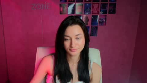Snapshot of tayavibe chatting on 06-20-26, 06:05 Taya online show from 06-20-26, 06:05