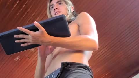 tayler_swift1 online show from 12-03-24, 11:33