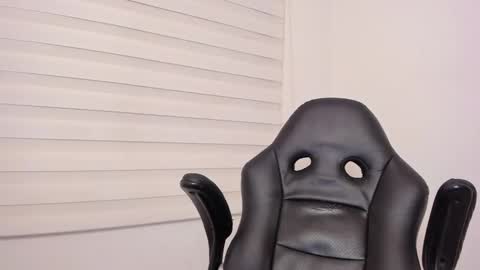 Snapshot of tayler_waka chatting on 01-18-25, 03:20 Tyler online show from 01-18-25, 03:20