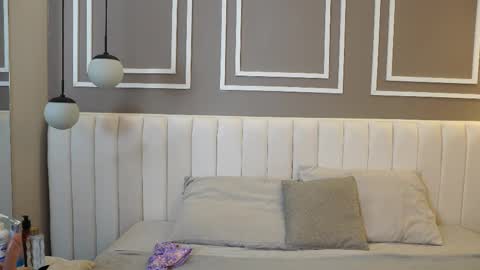 Teylor  Kim online show from 11-14-25, 08:29