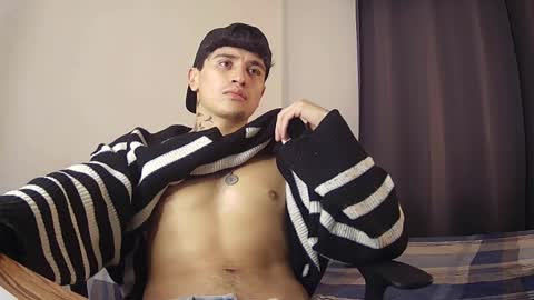 Snapshot of taylor_024 chatting on 05-29-26, 08:01 independent model online show from 05-29-26, 08:01