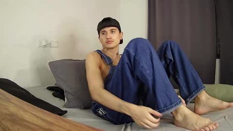 Snapshot of taylor_024 chatting on 06-03-26, 01:30 independent model online show from 06-03-26, 01:30