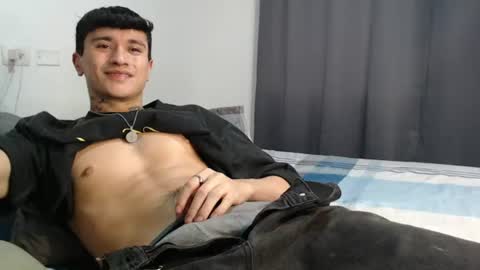 Snapshot of taylor_024 chatting on 06-17-26, 04:37 independent model online show from 06-17-26, 04:37