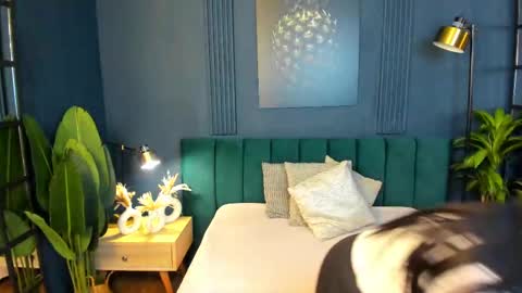 Snapshot of taylor_bennet chatting on 02-10-25, 06:35 Taylor Bennet online show from 02-10-25, 06:35