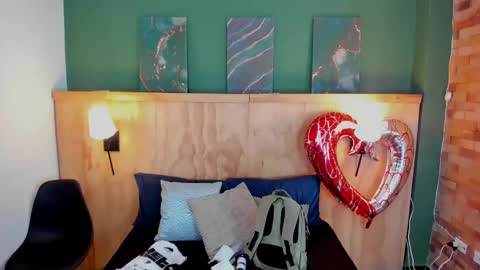 Snapshot of taylor_bennet chatting on 02-23-25, 12:05 Taylor Bennet online show from 02-23-25, 12:05