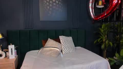 Snapshot of taylor_bennet chatting on 03-02-25, 12:22 Taylor Bennet online show from 03-02-25, 12:22