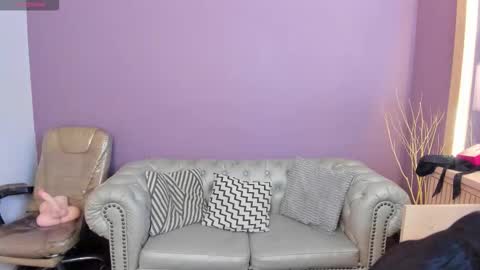 Snapshot of taylor_bennet chatting on 10-08-25, 12:14 Taylor Bennet online show from 10-08-25, 12:14