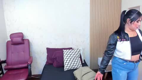 Snapshot of taylor_bennet chatting on 11-03-25, 12:06 Taylor Bennet online show from 11-03-25, 12:06