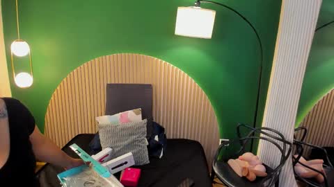 Snapshot of taylor_bennet chatting on 11-09-25, 12:14 Taylor Bennet online show from 11-09-25, 12:14