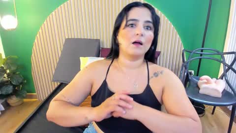 Snapshot of taylor_bennet chatting on 11-15-25, 11:43 Taylor Bennet online show from 11-15-25, 11:43