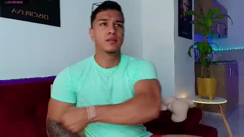 Snapshot of taylor_johnn chatting on 07-02-26, 04:02 Penagos zz online show from 07-02-26, 04:02