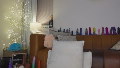 Taylor --  online show from 04-05-26, 10:12