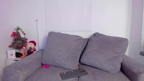 Taylor  online show from 12-29-24, 04:38