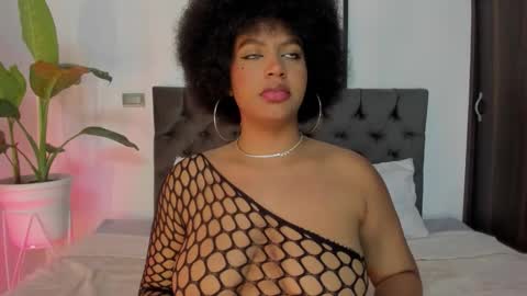 Taylor  online show from 11-16-25, 04:29