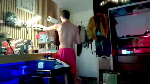 Snapshot of taylormade249 chatting on 09-26-25, 07:40 Trevorling online show from 09-26-25, 07:40