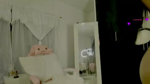 Snapshot of taylorr_swift chatting on 06-10-26, 06:01 Angels independent model online show from 06-10-26, 06:01