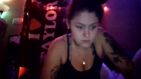 Taylor Riot online show from 10-16-25, 01:39