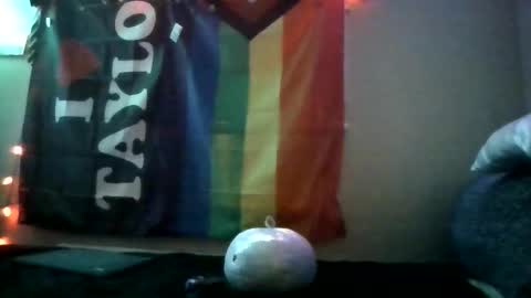 Taylor Riot online show from 10-20-25, 12:00