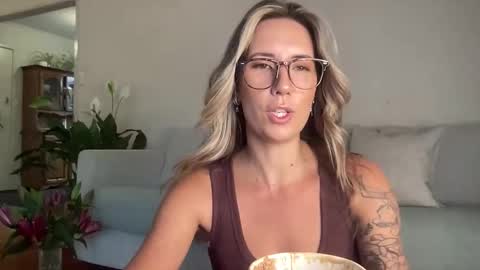 Snapshot of taylorslittlekingdom chatting on 03-19-26, 10:58 Taylor online show from 03-19-26, 10:58