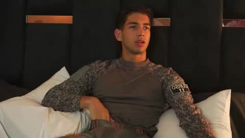 taylorsmiths_ online show from 12-14-25, 04:40