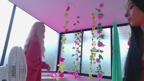 TAYLOR  online show from 10-31-25, 11:44