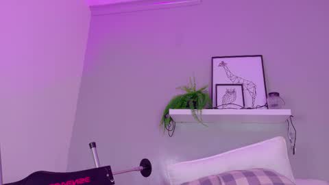 TAYLOR  online show from 11-19-25, 11:38