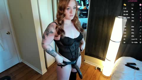 Snapshot of taylortait chatting on 12-14-24, 05:58 Taylor Tait online show from 12-14-24, 05:58