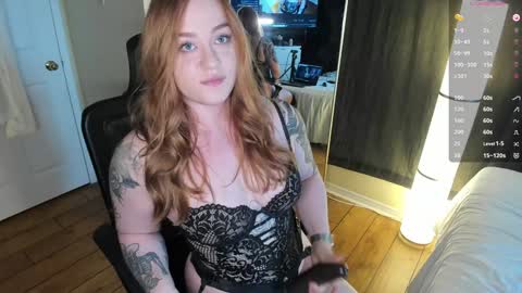 Snapshot of taylortait chatting on 12-30-24, 05:44 Taylor Tait online show from 12-30-24, 05:44