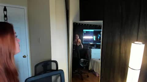 Snapshot of taylortait chatting on 03-07-25, 06:22 Taylor Tait online show from 03-07-25, 06:22