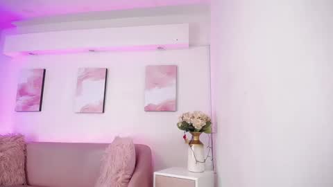 Sofia online show from 01-14-25, 01:28