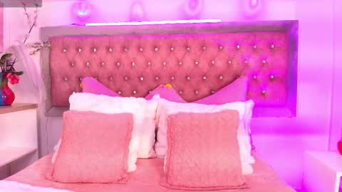 Sofia online show from 10-26-25, 12:44