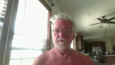Snapshot of tc5350ranch chatting on 06-06-26, 01:27 ybnorml online show from 06-06-26, 01:27