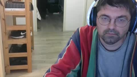 Snapshot of tchecky2 chatting on 01-06-25, 04:26 tchecky2 online show from 01-06-25, 04:26