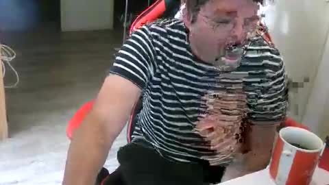 Snapshot of tchecky2 chatting on 09-23-25, 10:51 tchecky2 online show from 09-23-25, 10:51