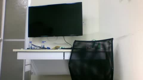 Snapshot of tcute0 chatting on 10-03-25, 08:17 tcute0 online show from 10-03-25, 08:17