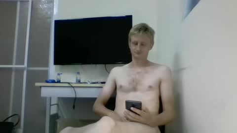 Snapshot of tcute0 chatting on 10-31-25, 08:59 tcute0 online show from 10-31-25, 08:59