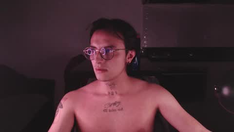 Teo independent model online show from 03-12-25, 03:02