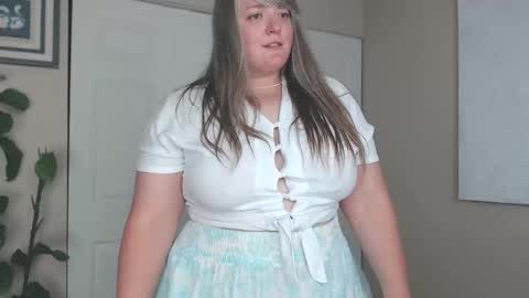 teases online show from 11-09-25, 03:43