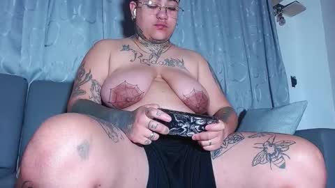 Snapshot of techno_420 chatting on 12-15-25, 11:36 Charlee He online show from 12-15-25, 11:36