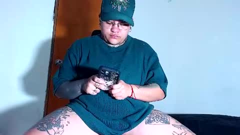 Snapshot of techno_420 chatting on 04-05-26, 07:44 Charlee He online show from 04-05-26, 07:44