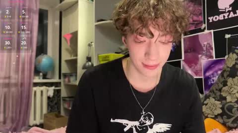 Snapshot of technoracer chatting on 03-09-26, 09:30 Alice online show from 03-09-26, 09:30