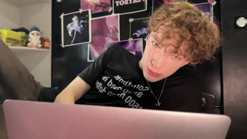 Snapshot of technoracer chatting on 04-01-26, 02:23 Alice online show from 04-01-26, 02:23