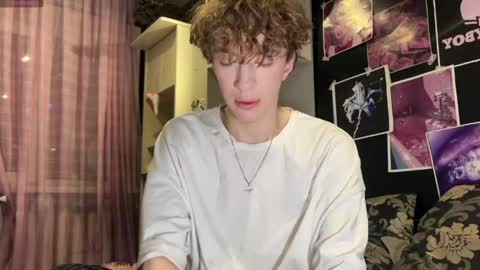 Snapshot of technoracer chatting on 04-03-26, 11:36 Alice online show from 04-03-26, 11:36