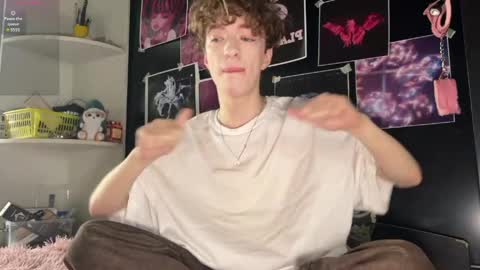 Snapshot of technoracer chatting on 04-11-26, 05:56 Alice online show from 04-11-26, 05:56