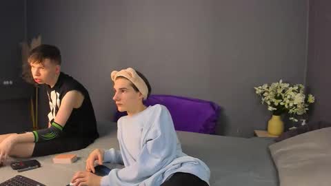 Snapshot of ted_lunn chatting on 12-19-25, 08:38 Ted online show from 12-19-25, 08:38