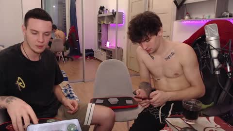 Snapshot of teddy_mode chatting on 12-10-24, 01:22 Teddy online show from 12-10-24, 01:22