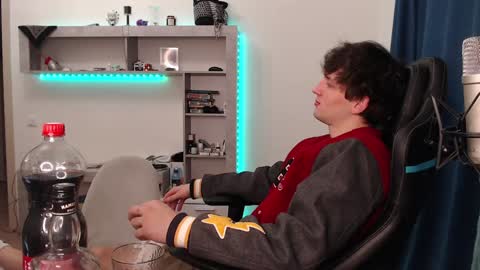 Snapshot of teddy_mode chatting on 12-15-24, 09:42 Teddy online show from 12-15-24, 09:42