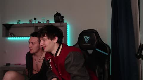 Snapshot of teddy_mode chatting on 12-16-24, 03:51 Teddy online show from 12-16-24, 03:51