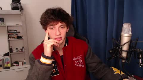 Snapshot of teddy_mode chatting on 12-29-24, 01:24 Teddy online show from 12-29-24, 01:24