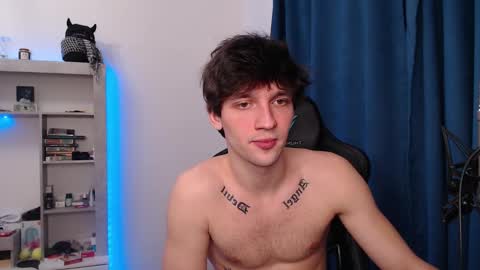 Snapshot of teddy_mode chatting on 12-30-24, 12:32 Teddy online show from 12-30-24, 12:32